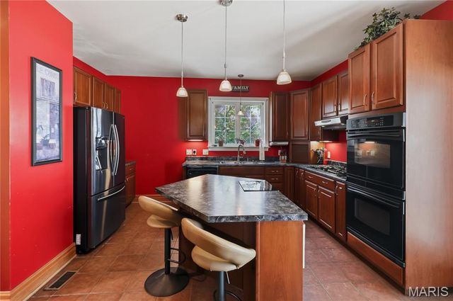 6023 Maple Avenue, St Louis, MO 63112
