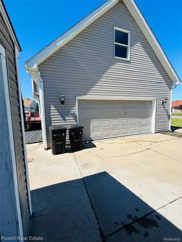 2335 Pebble Creek Drive N, Flint Charter Township, MI 48433