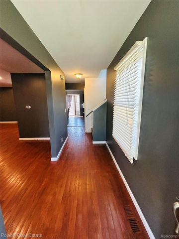 2335 Pebble Creek Drive N, Flint Charter Township, MI 48433