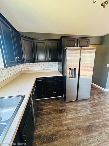 2335 Pebble Creek Drive N, Flint Charter Township, MI 48433