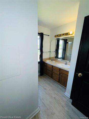 2335 Pebble Creek Drive N, Flint Charter Township, MI 48433