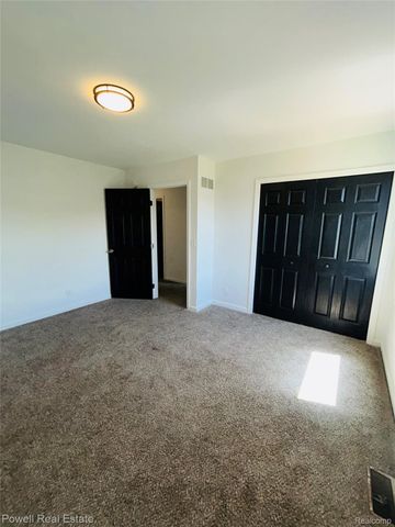 2335 Pebble Creek Drive N, Flint Charter Township, MI 48433
