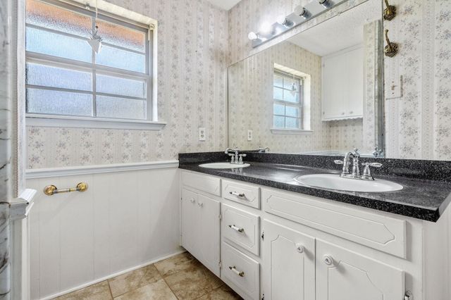 628 Pelphrey DR, Longview, TX 75604