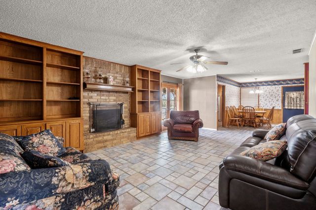 628 Pelphrey DR, Longview, TX 75604