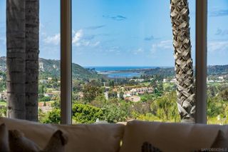 7402 Cadencia St, Carlsbad, CA 92009