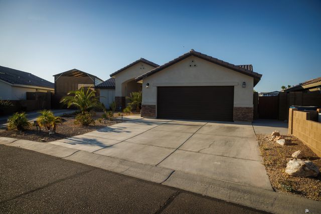 12530 E 48 Dr, Yuma, AZ 85367