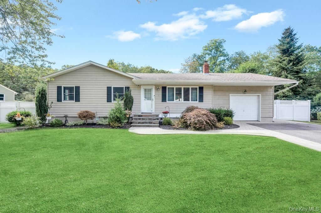 3 Cedar Street, Patchogue, NY 11772