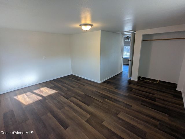 6 Maple AVE, Pinehurst, ID 83850