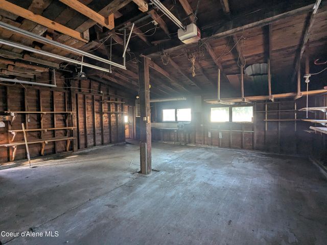 6 Maple AVE, Pinehurst, ID 83850