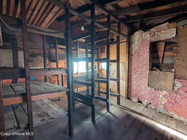 6 Maple AVE, Pinehurst, ID 83850