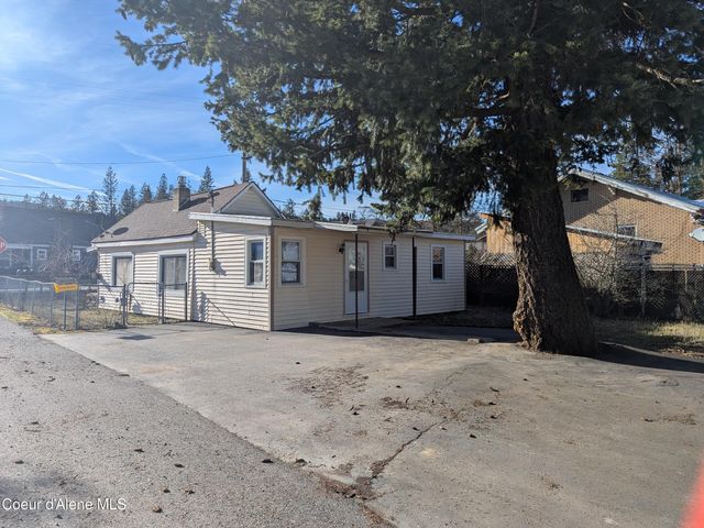 6 Maple AVE, Pinehurst, ID 83850
