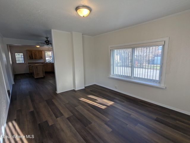 6 Maple AVE, Pinehurst, ID 83850