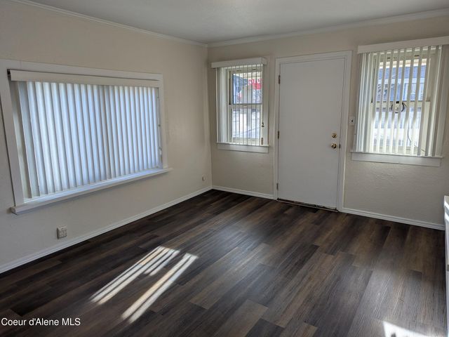 6 Maple AVE, Pinehurst, ID 83850