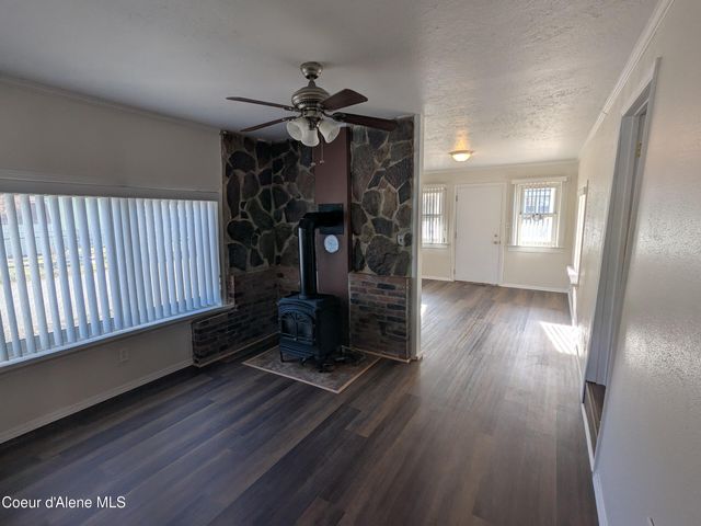 6 Maple AVE, Pinehurst, ID 83850