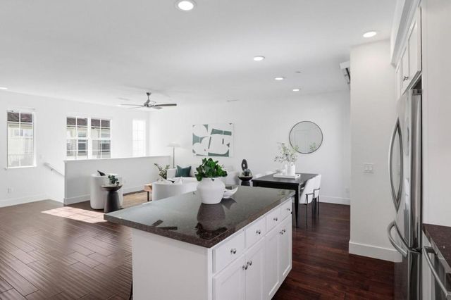 238 Carroll Street 109, Sunnyvale, CA 94086