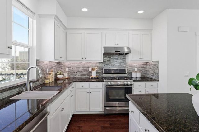 238 Carroll Street 109, Sunnyvale, CA 94086