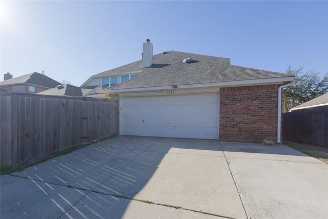 7909 Amesbury Lane, Rowlett, TX 75089