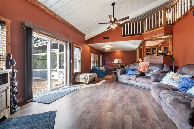 19407 Dawn Hill East Road, Gentry, AR 72734