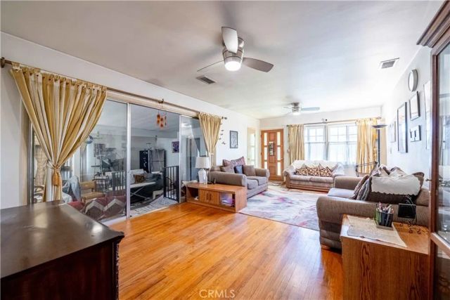 8531 Chimineas Avenue, Northridge, CA 91325