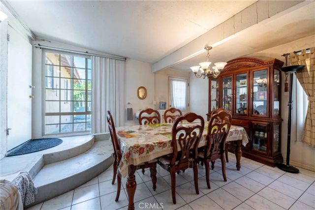8531 Chimineas Avenue, Northridge, CA 91325