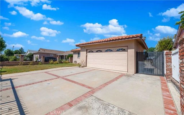8531 Chimineas Avenue, Northridge, CA 91325