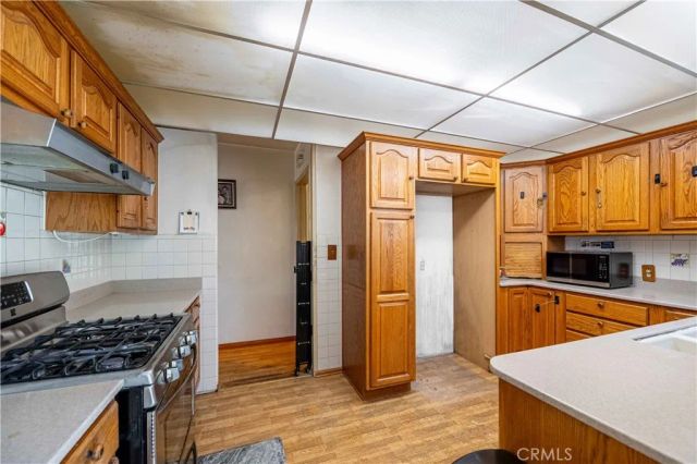 8531 Chimineas Avenue, Northridge, CA 91325
