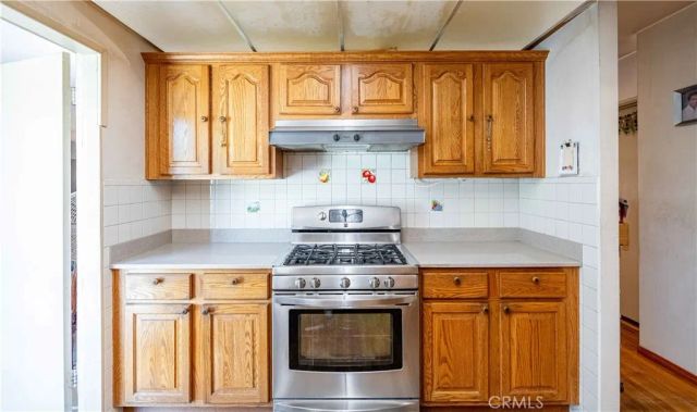 8531 Chimineas Avenue, Northridge, CA 91325