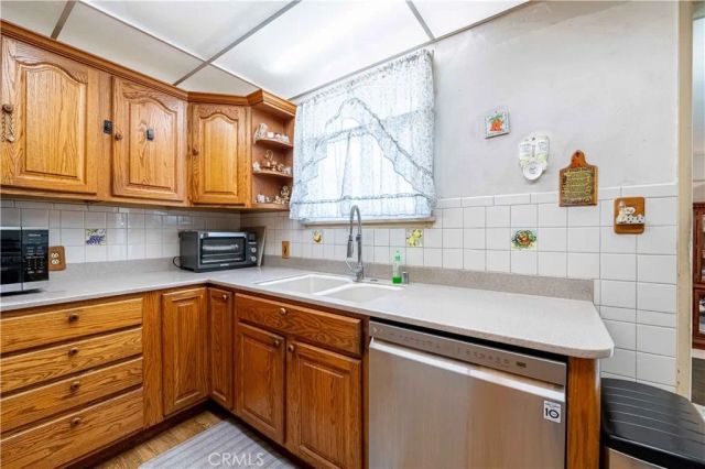 8531 Chimineas Avenue, Northridge, CA 91325