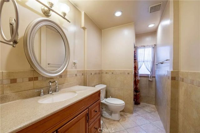 8531 Chimineas Avenue, Northridge, CA 91325