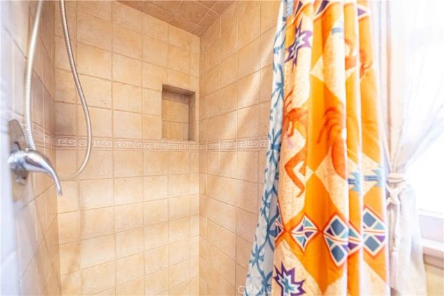 8531 Chimineas Avenue, Northridge, CA 91325