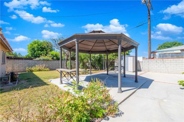 8531 Chimineas Avenue, Northridge, CA 91325