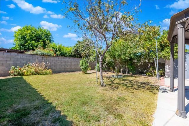 8531 Chimineas Avenue, Northridge, CA 91325