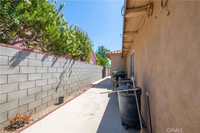8531 Chimineas Avenue, Northridge, CA 91325