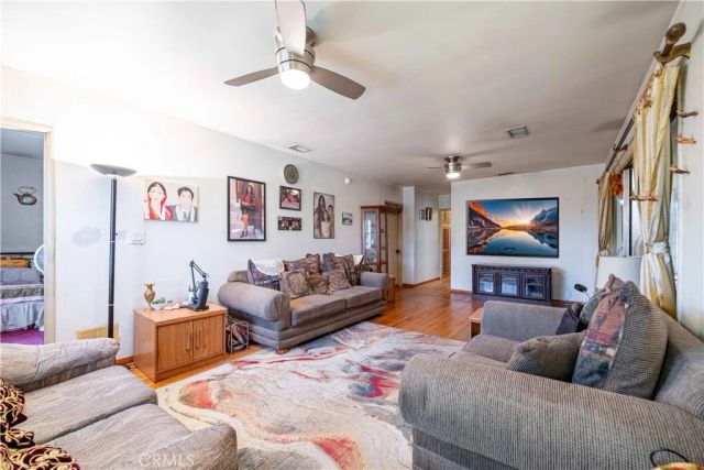8531 Chimineas Avenue, Northridge, CA 91325