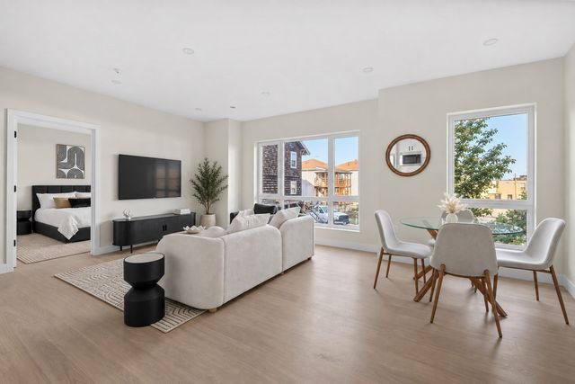 38 Old Colony Ave 201, Quincy, MA 02170