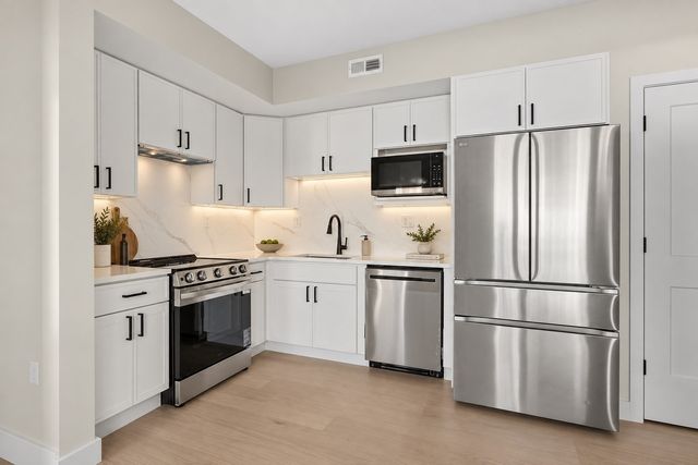 38 Old Colony Ave 201, Quincy, MA 02170