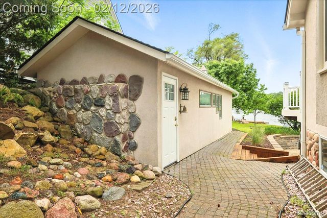 3337 ALCO Drive, Waterford Charter Township, MI 48329