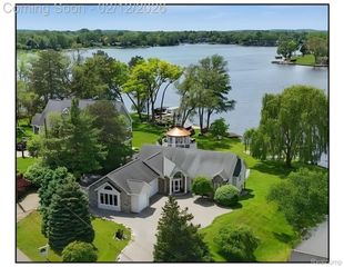 3337 ALCO Drive, Waterford Charter Township, MI 48329