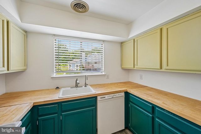 418 BROWN BRIAR CIR, Horsham, PA 19044