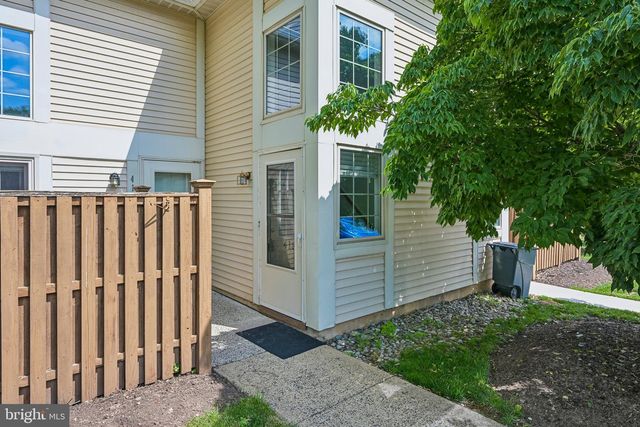 418 BROWN BRIAR CIR, Horsham, PA 19044