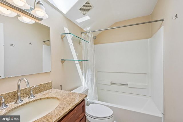 418 BROWN BRIAR CIR, Horsham, PA 19044