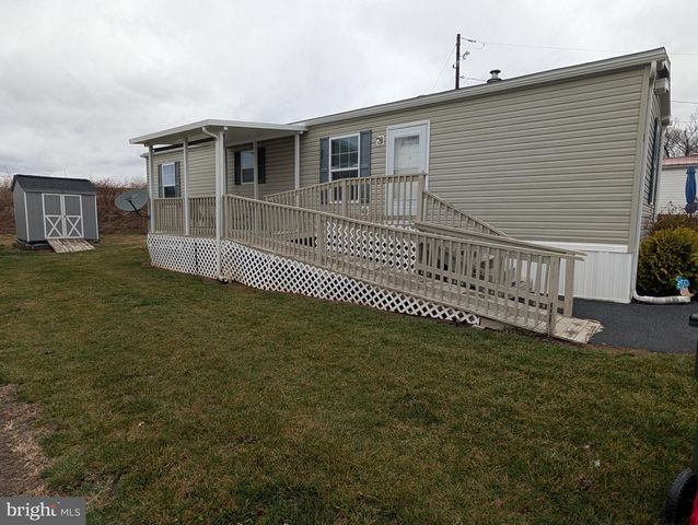 7 VISTA LN, Manheim, PA 17545