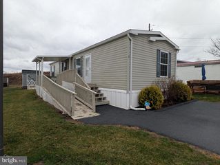 7 VISTA LN, Manheim, PA 17545