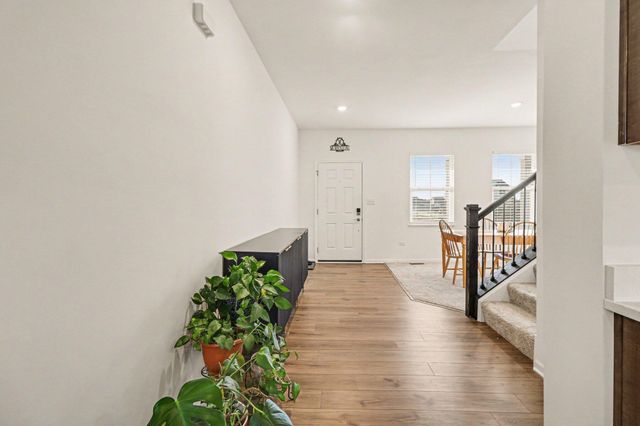 11211 Green Place, Winfield, IN 46307