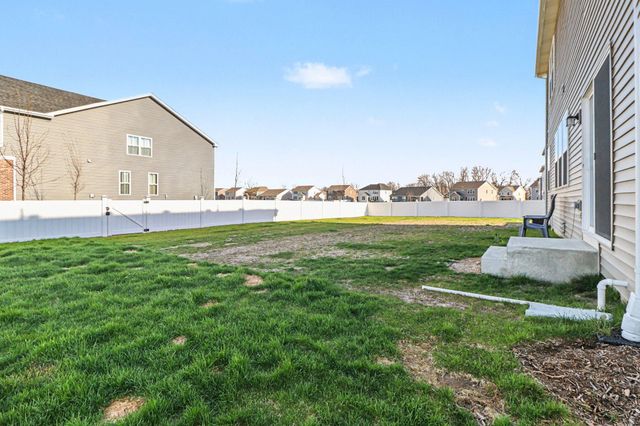 11211 Green Place, Winfield, IN 46307