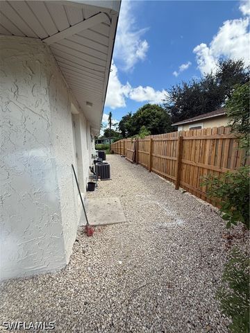 5458 Sholtz ST, Naples, FL 34113