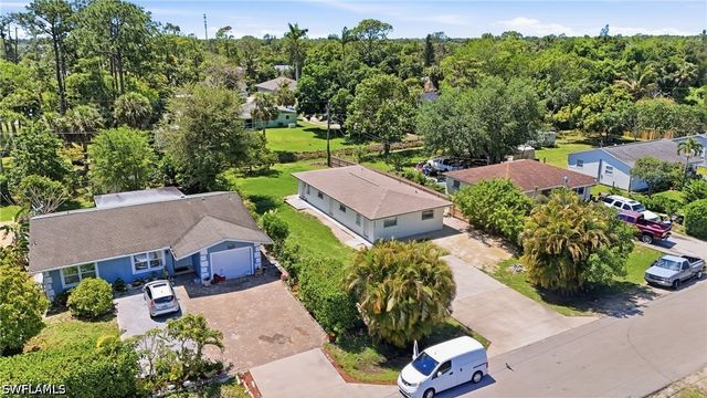 5458 Sholtz ST, Naples, FL 34113