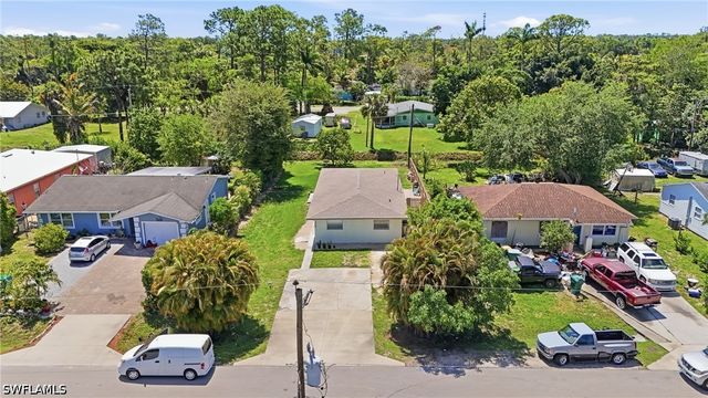 5458 Sholtz ST, Naples, FL 34113