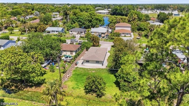 5458 Sholtz ST, Naples, FL 34113