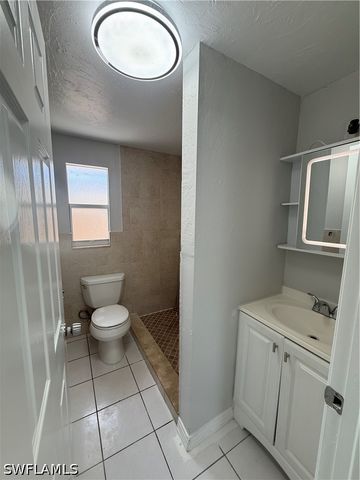 5458 Sholtz ST, Naples, FL 34113